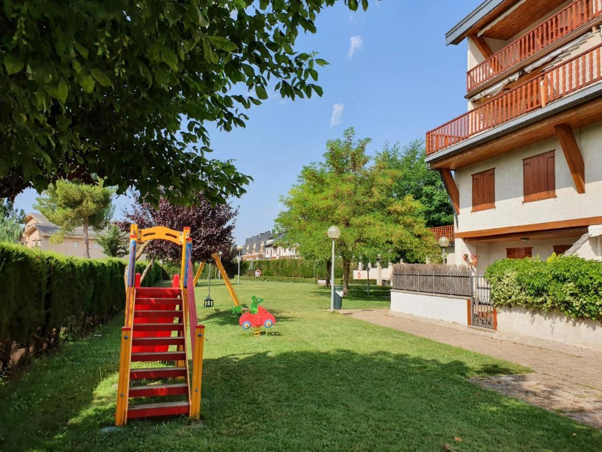 Apartamento Goxoa Jaca Esterno foto